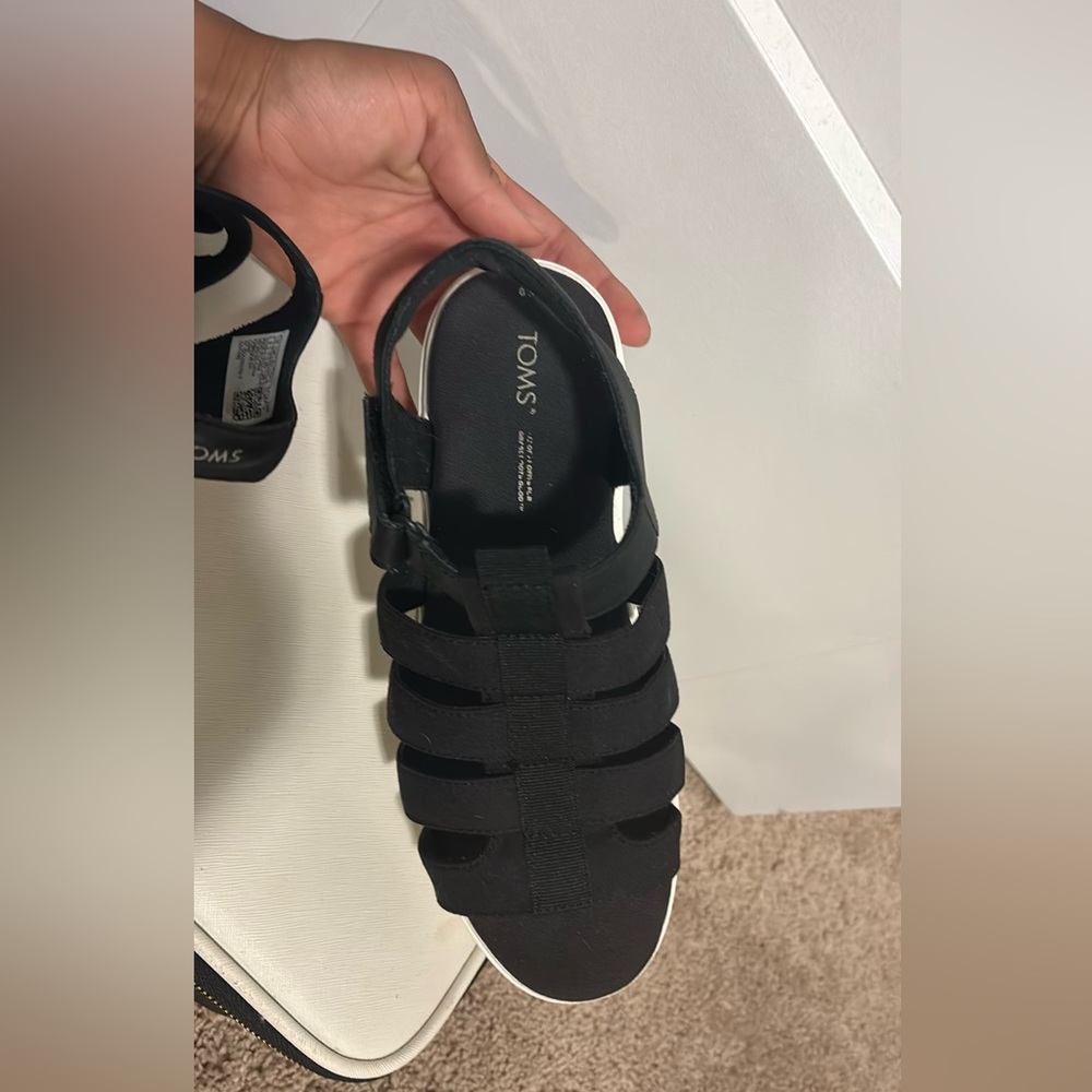 Tom’s platform sandals